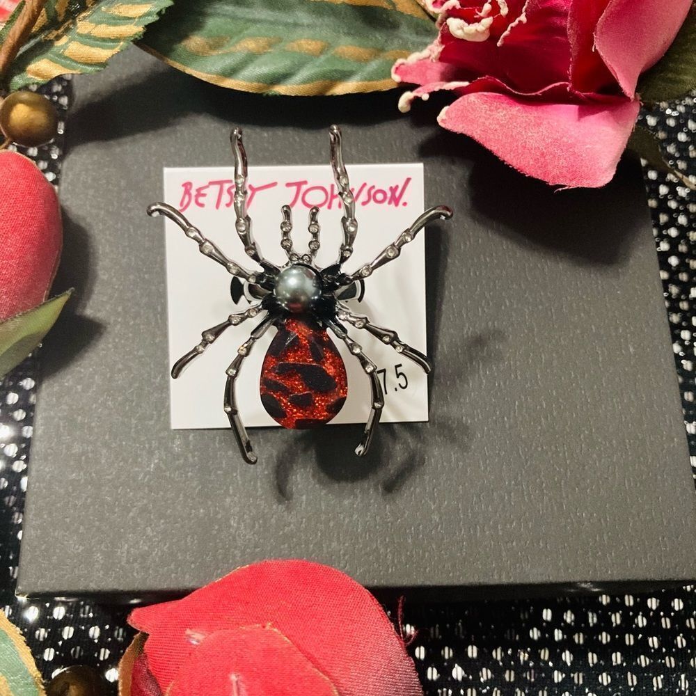 NWT BETSEY JOHNSON SPIDER HALLOWEEN RING - Picture 3 of 8